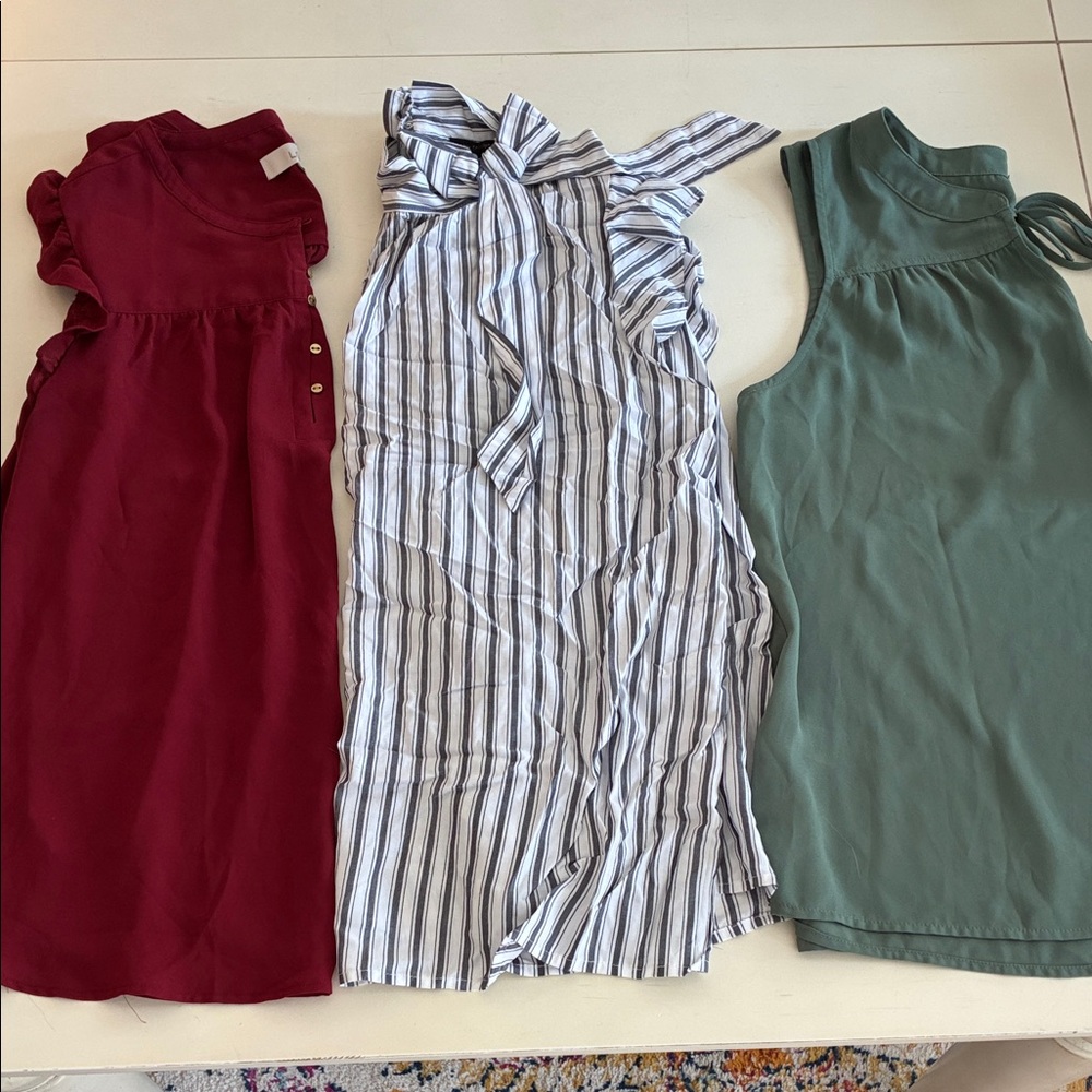 FOUR Ann Taylor Factory & Loft Tanks